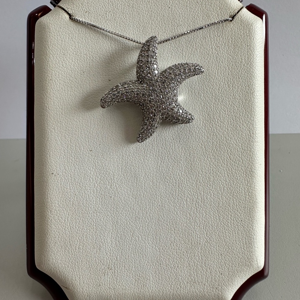 Sterling Silver Starfish Pendant Necklace in Silver